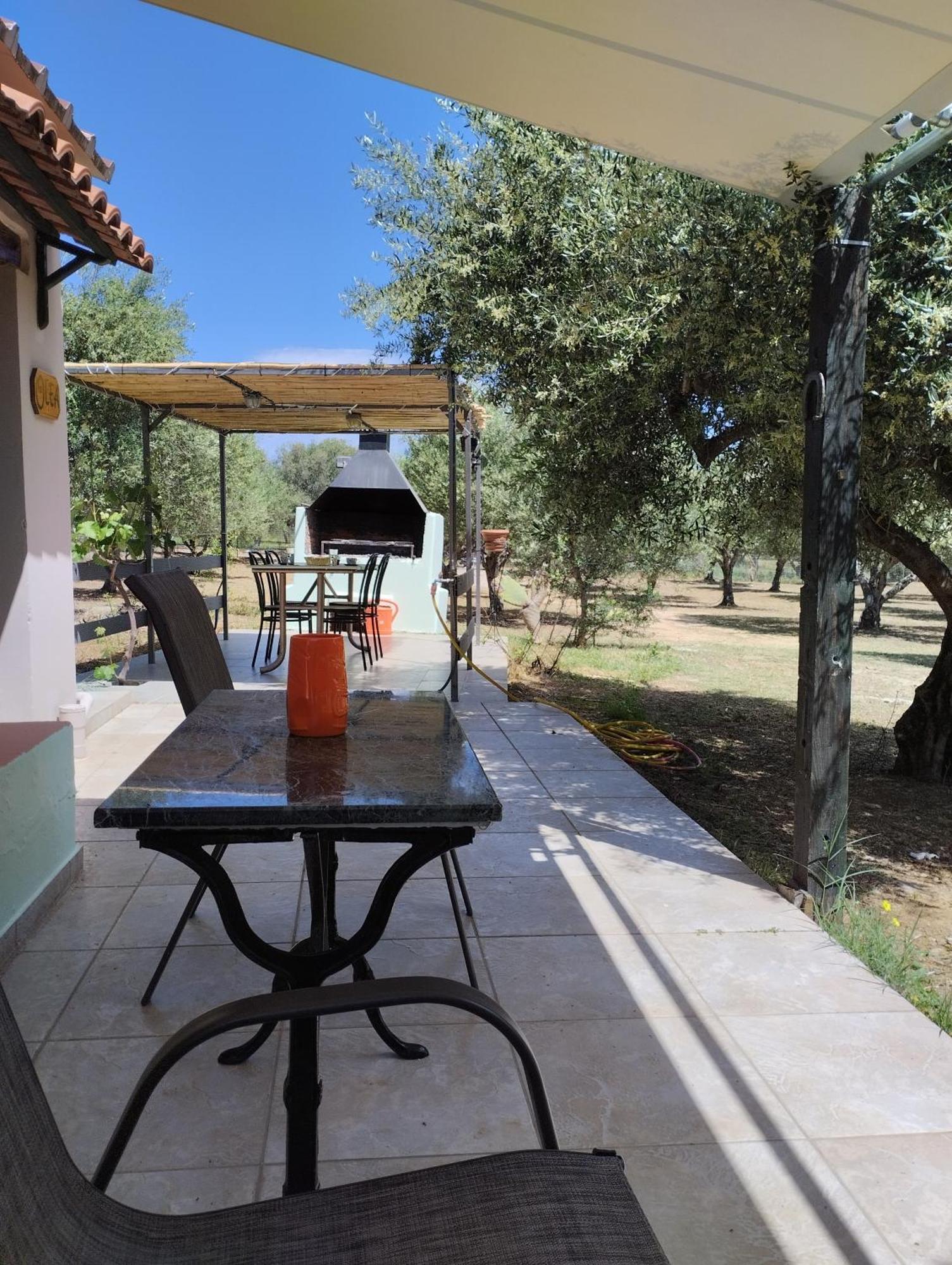 Olea Cottage Galatás Extérieur photo